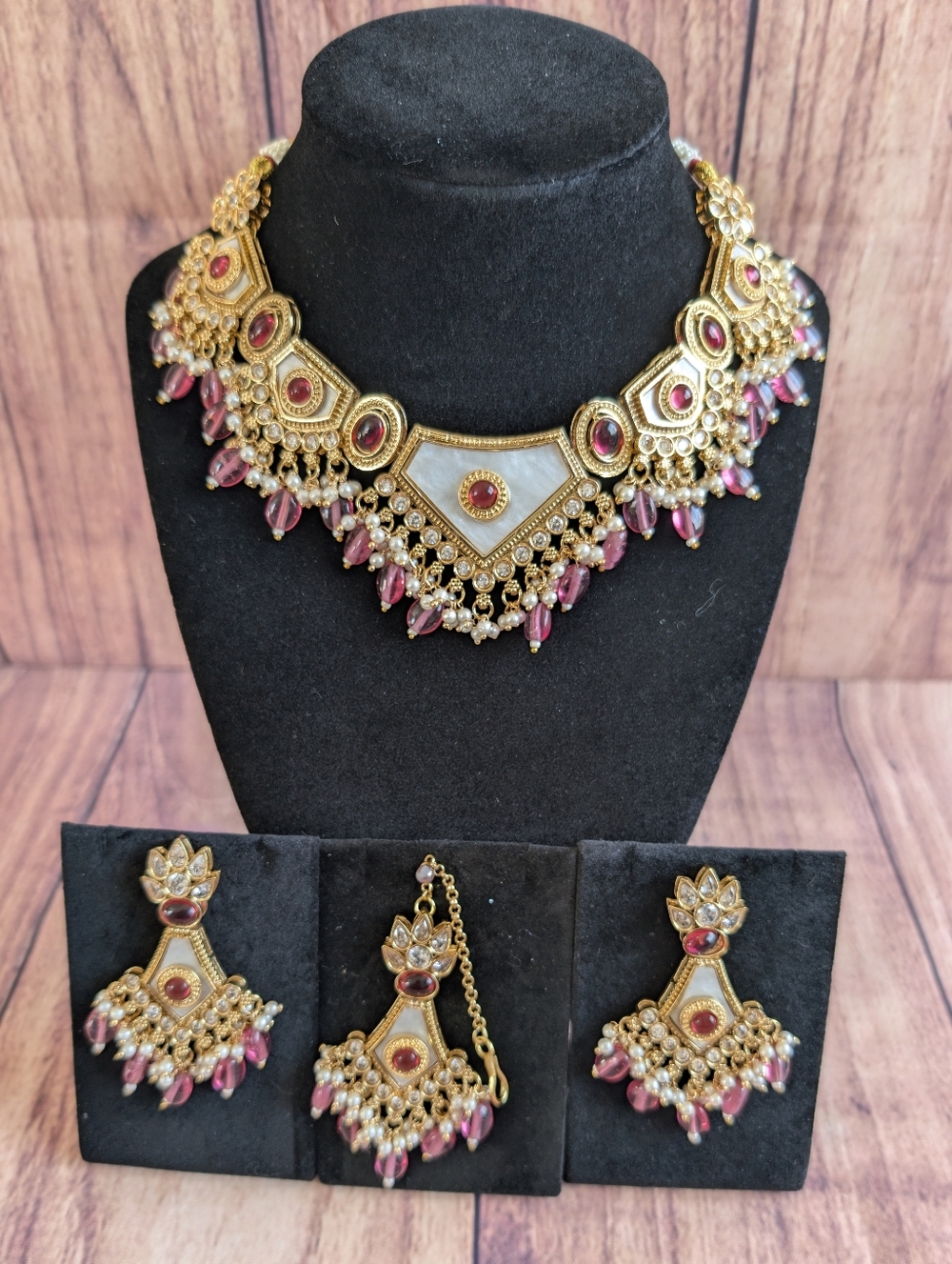 Kundan and Mother of Pearl (MOP) choker necklace set